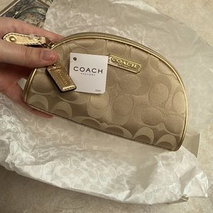 Vintage Coach makeup bag 💄